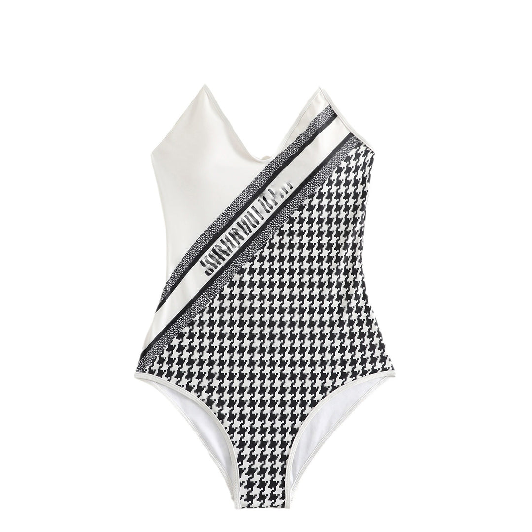 Dame One Piece Badedragt med criss-cross stropper og moderne grafikdesign Stilla