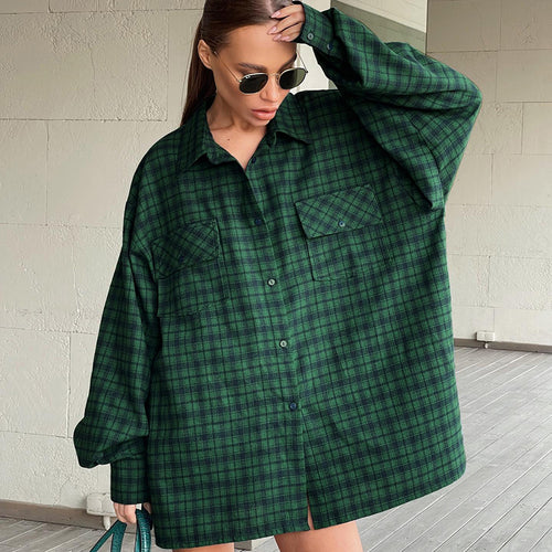Dame Oversized Ternet Skjorte med to påsyede lommer og afslappet snit Stilla