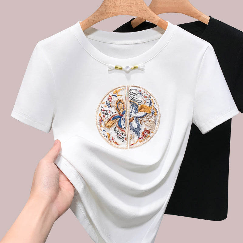 Dame T-shirt med kunstnerisk broderi og elegant slids Stilla