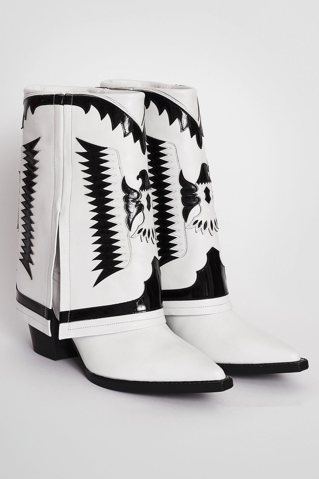 Femme Cowgirl-stil ankelstøvler med broderede detaljer Stilla