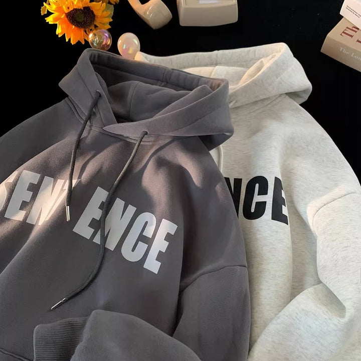 KVINDER HOOODIE MED IØJENFALDENDE SKRIFTTYPE OG CASUAL DESIGN Skovae