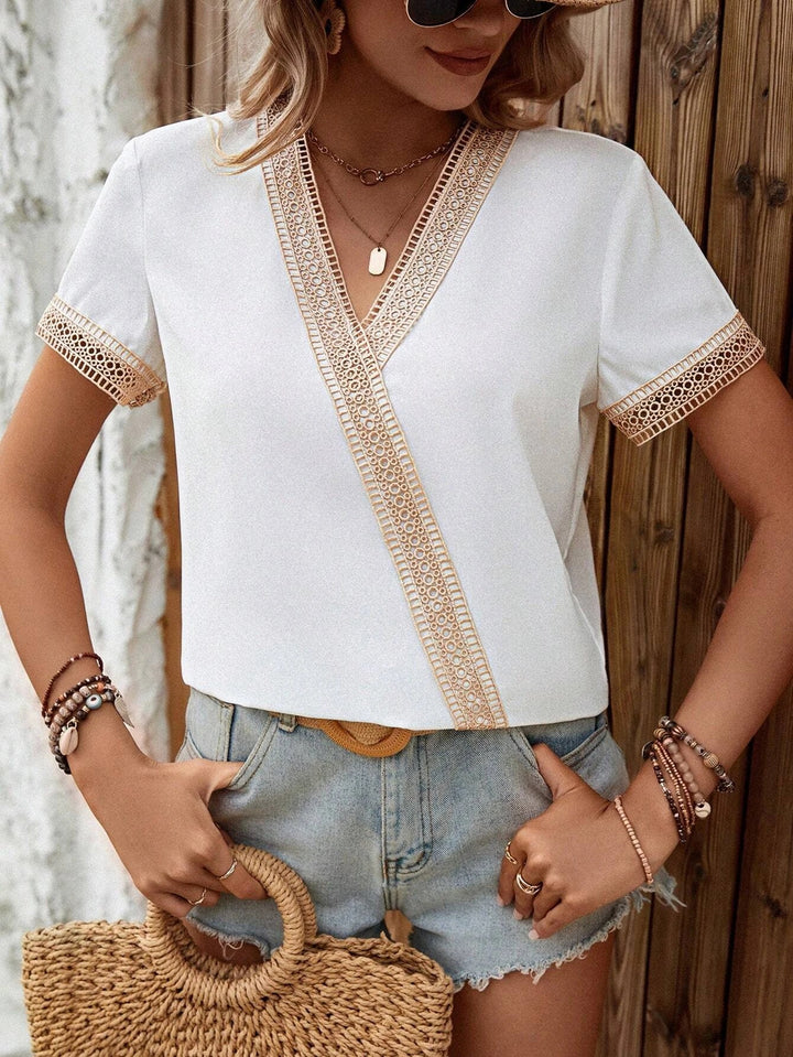 Dame Elegant Cropped Top med komplekse lace-detaljer Stilla