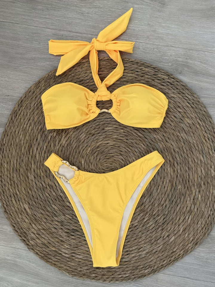 Dame Bikini-sæt med innovativt halterneck og elegante ringe Stilla