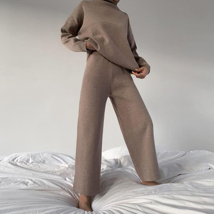 Dame fritids sæt bestående af afslappet cropped top og bred bukse stil Stilla