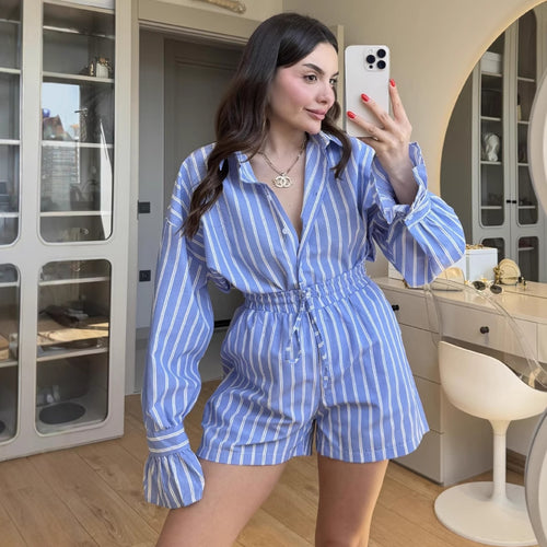 Dame Lækkert og stilfuldt pyjamassæt med stribede detaljer Stilla