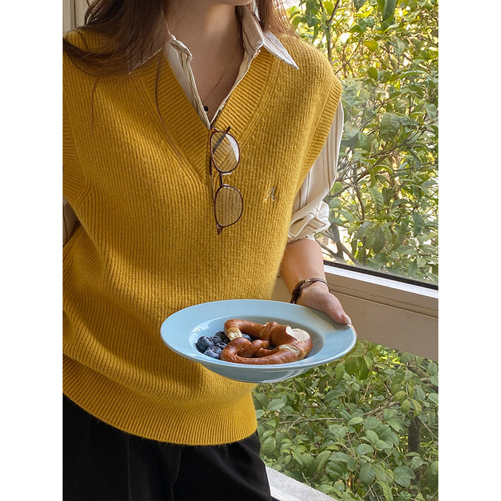 Kvinders strikkede sweater med V-hals og fine ribstrukturer Stilla