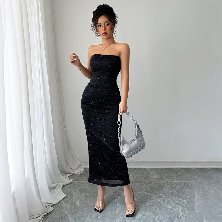 Dame chic strapless aften kjole med figursyget snit og glimmer detaljer Stilla