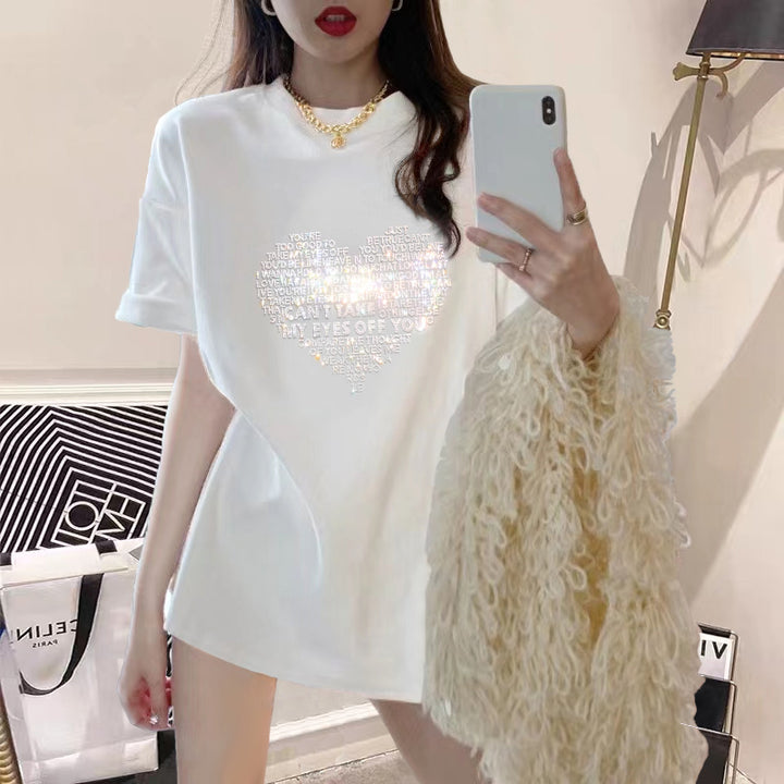 Dame T-shirt med glitrende hjerte motiv og romantisk skrifttype Stilla