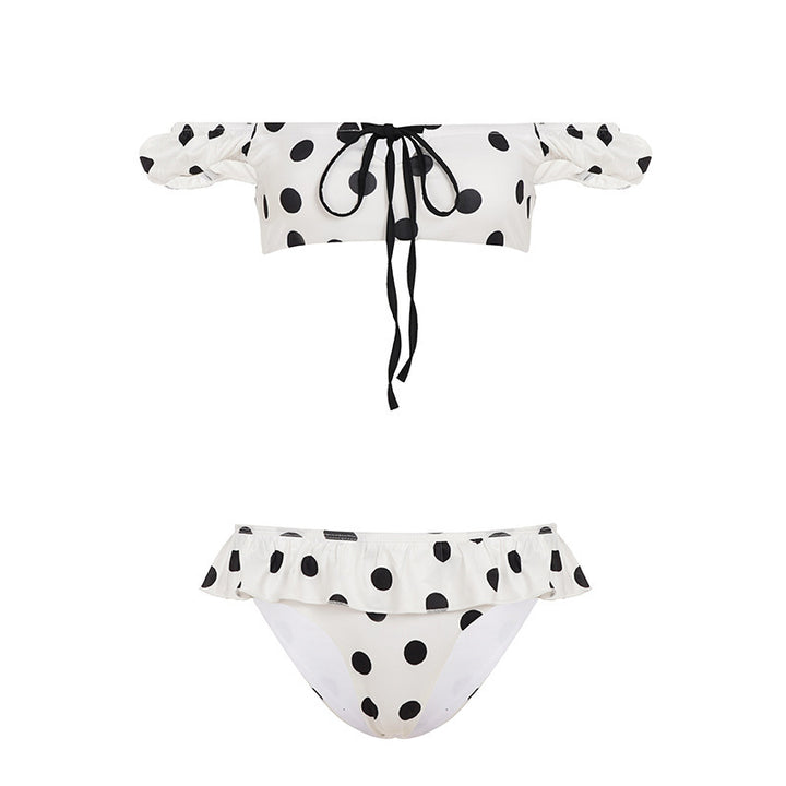 Dame-bikini-sæt med legende flæse design og prikker Skovae