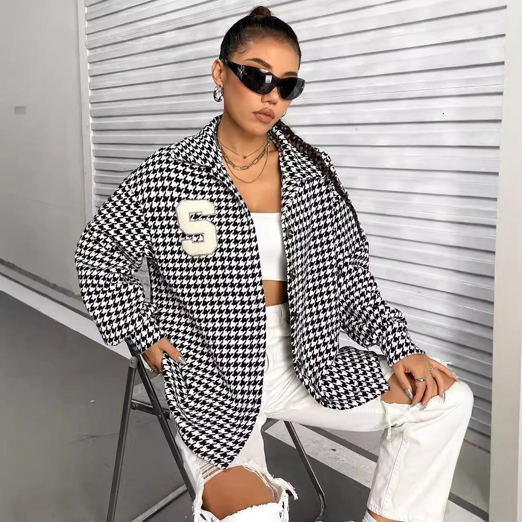 Dame oversized bluse i hundetand design med patch Stilla