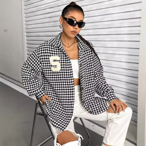 Dame oversized bluse i hundetand design med patch Stilla