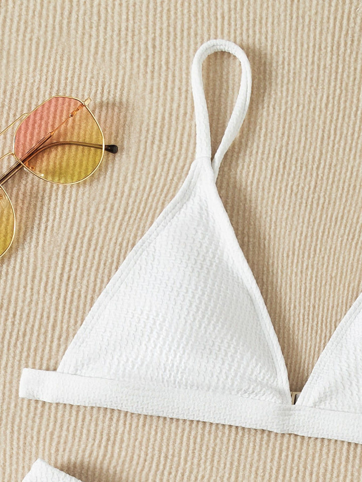 Dame bikini-sæt med struktureret overdel og højt skåret trusse Stilla
