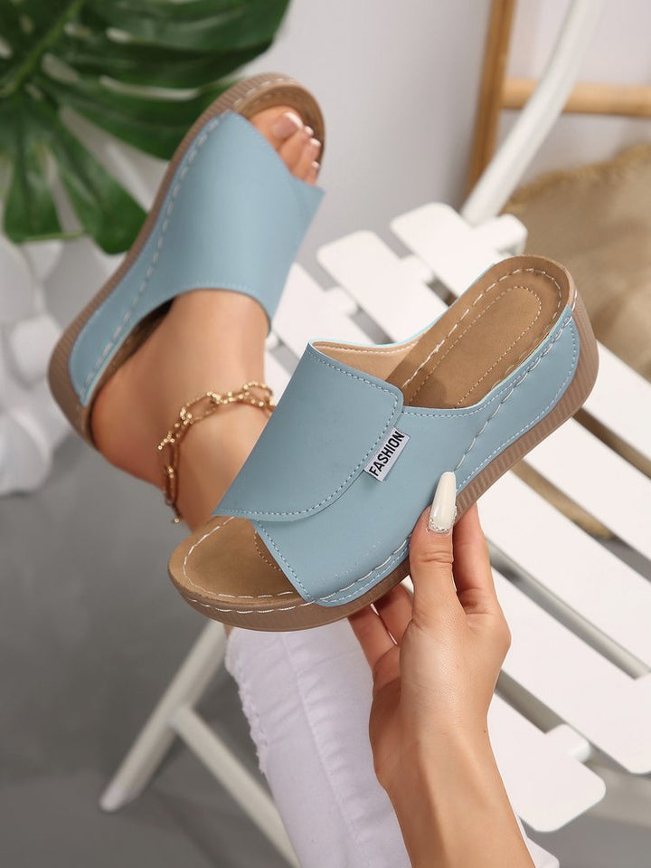Dame komfortable slide-sandaler med elegant spænde og ergonomisk fodseng Stilla