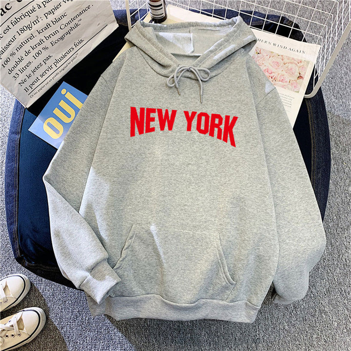 Kvinders hoodie med stilfuldt New York design Skovae