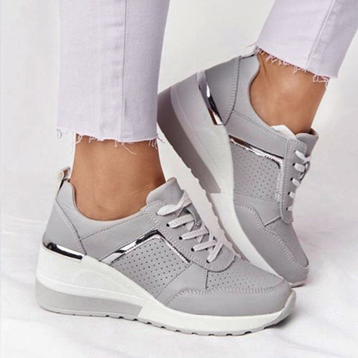 Dame Sporty Sneakers med åndbart mesh-ydre og mode accenter Stilla