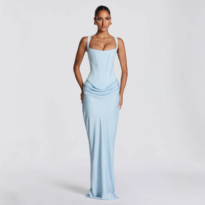 Dame Elegant Maxikjole med figurformende snit og fine draperinger Skovae