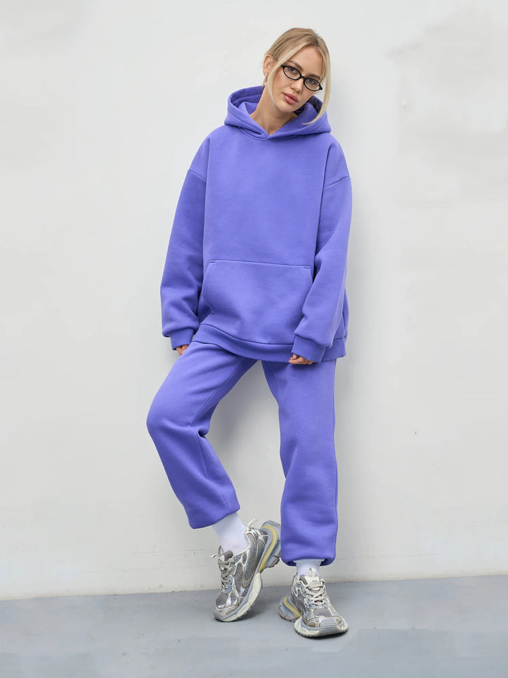 Dame oversized Hoodie og afslappede Sweatpants Stilla
