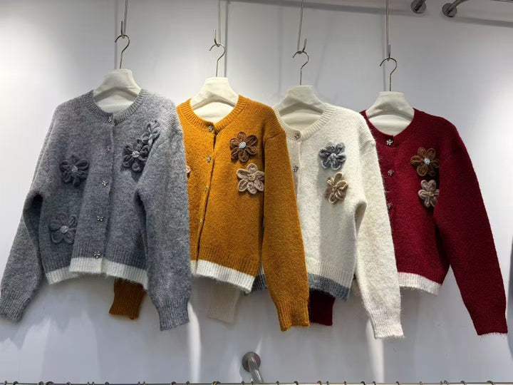 Dame Cozy Cardigan med Blomsterapplikationer Stilla