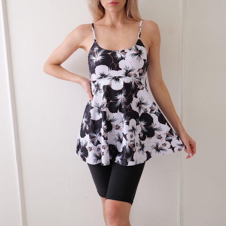 Dame Tankini-sæt med blomstermotiv og sporty shorts Skovae