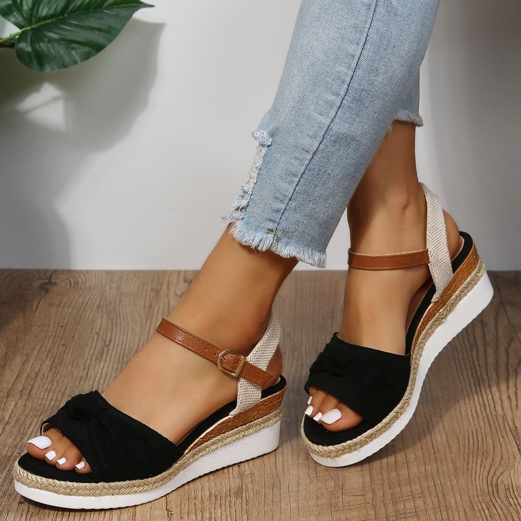 Damer wedge-sandaler med justerbar rem og elastisk indlæg Stilla