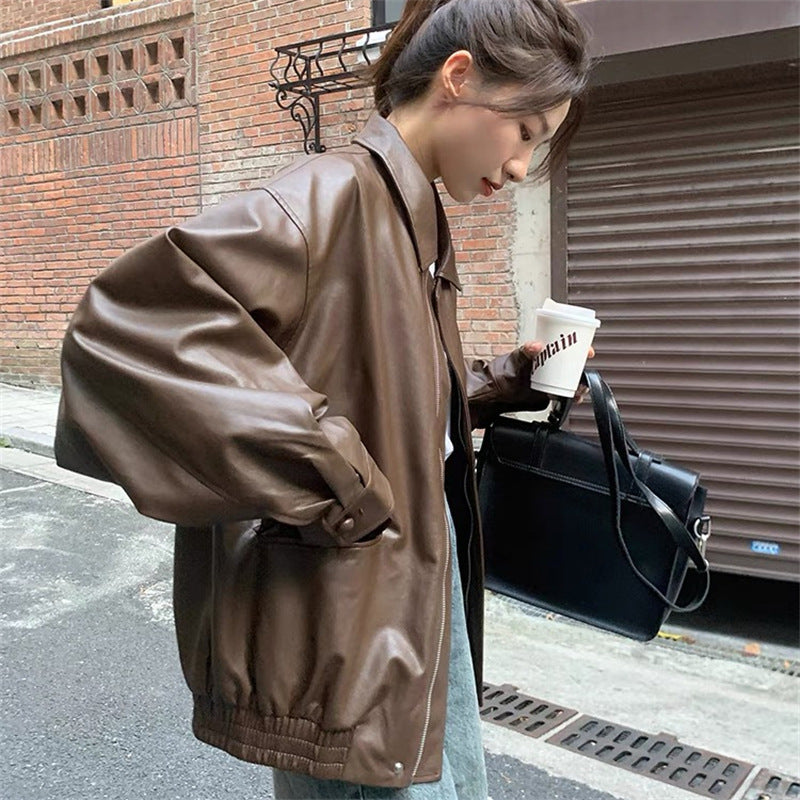 Kvinders mode læderjakke med oversized ærmer og elastisk kant Skovae