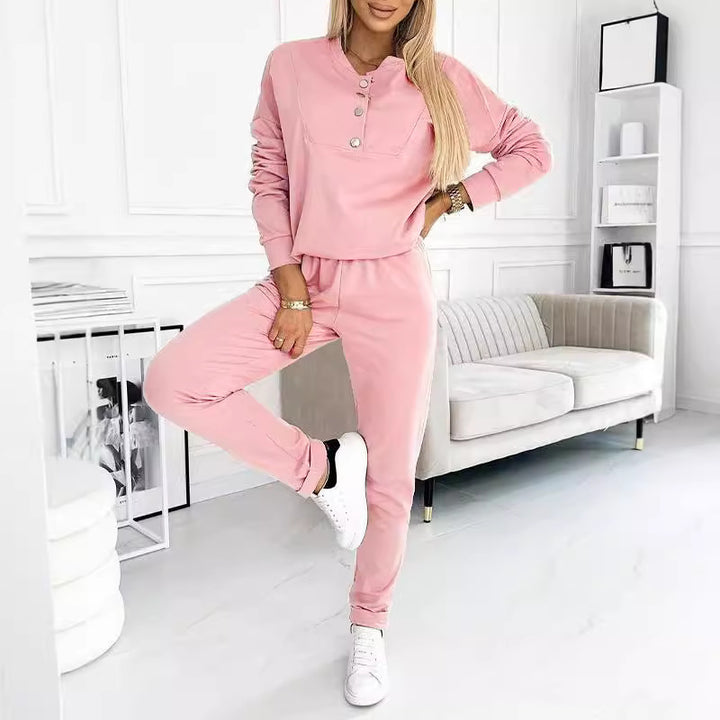 Dame elegant Lounge-set med knapdetaljer og blødt stof Stilla