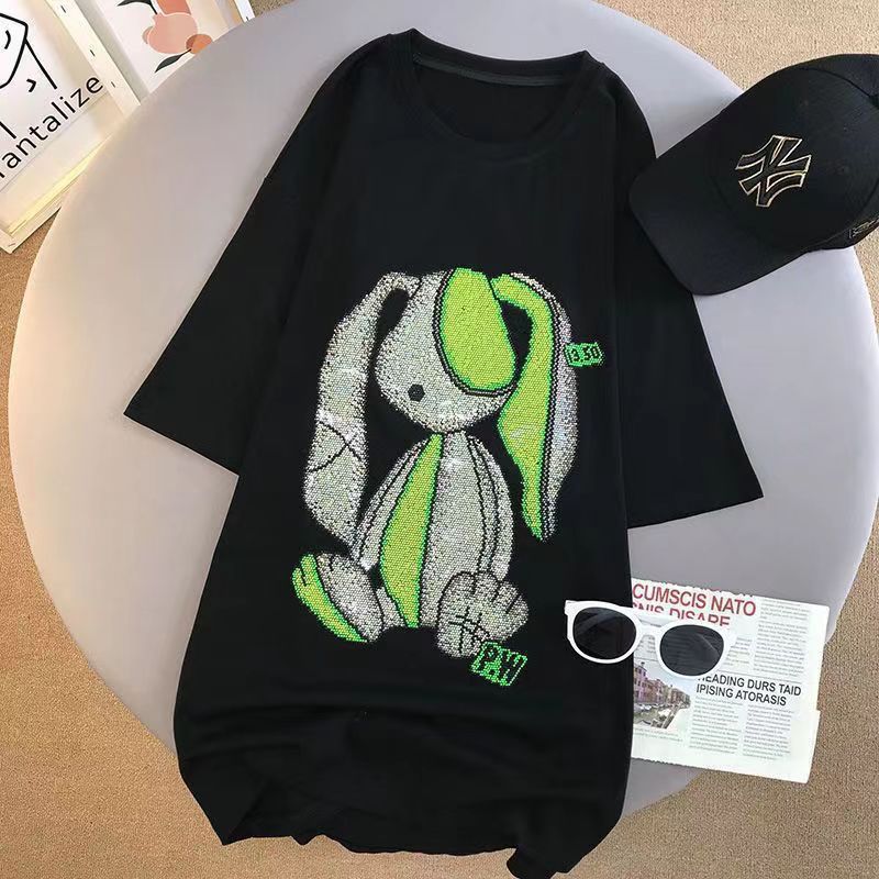 Dame T-shirt med glitrende kaninmotiv og afslappet snit Stilla