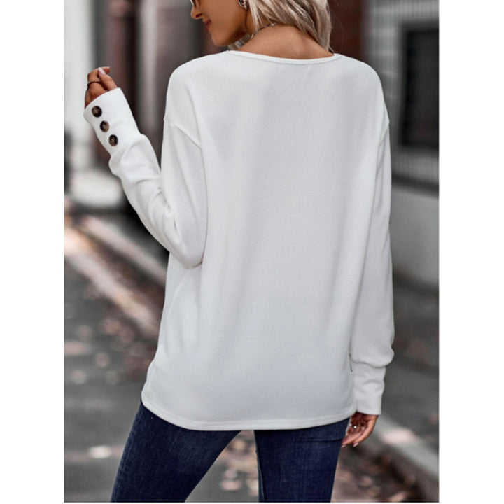 Dame V-hals langærmet pullover med dekorativ knapdetail Stilla