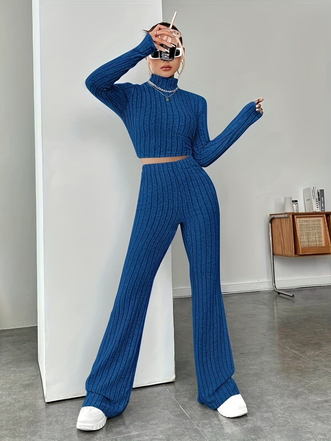 Damer cropped langærmet overdel og bred bukser i ribdesign Stilla