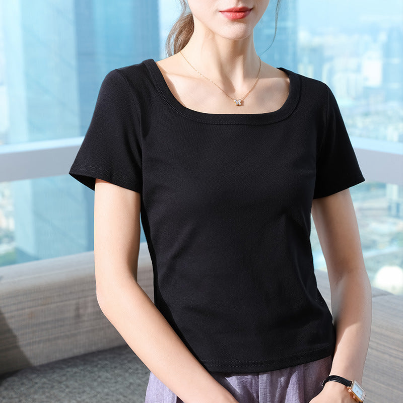 Dame Kortærmet T-shirt med elegant U-udskæring og figursmigrende pasform Stilla