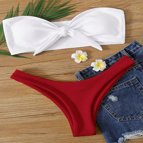 Dame bikini-sæt med bandeau top og høj benudskæring Stilla