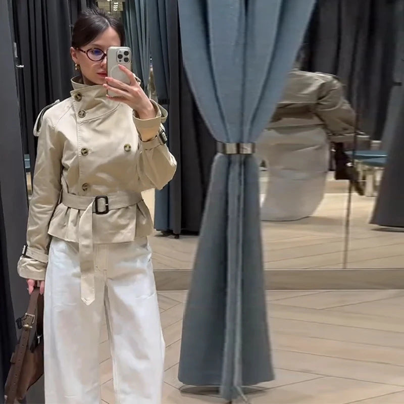 Dame mode kort trench coat med dobbeltrække af knapper og talje bælte Stilla