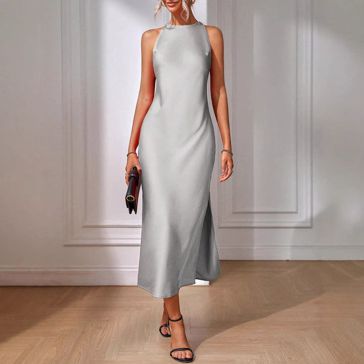 Dame Elegant maxikjole med dyb slids og fint satinfinish Skovae