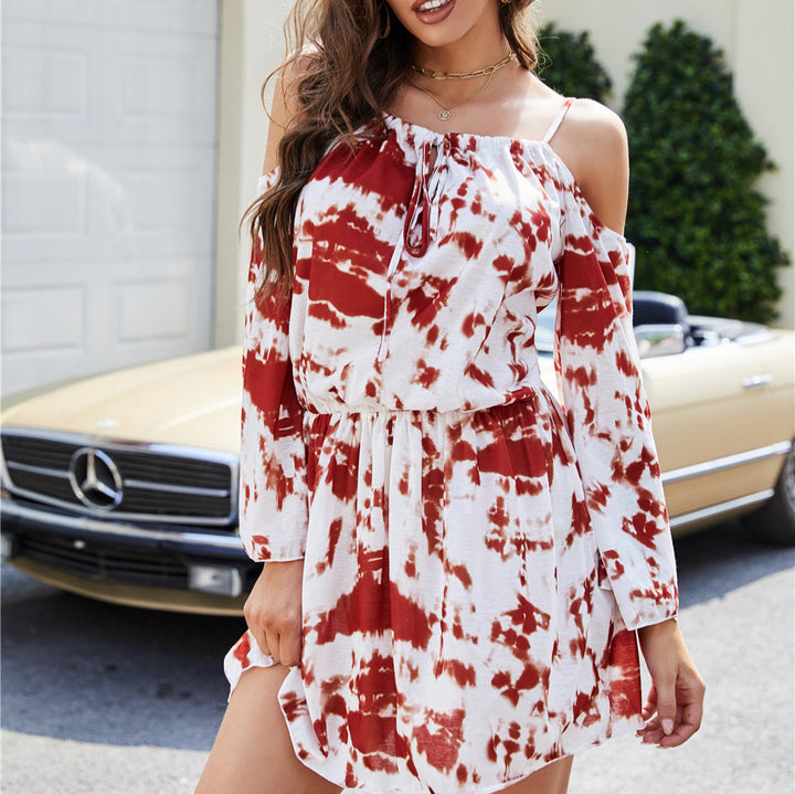 Kvinders afslappede kjole med off-shoulder design og Boho grafik Skovae
