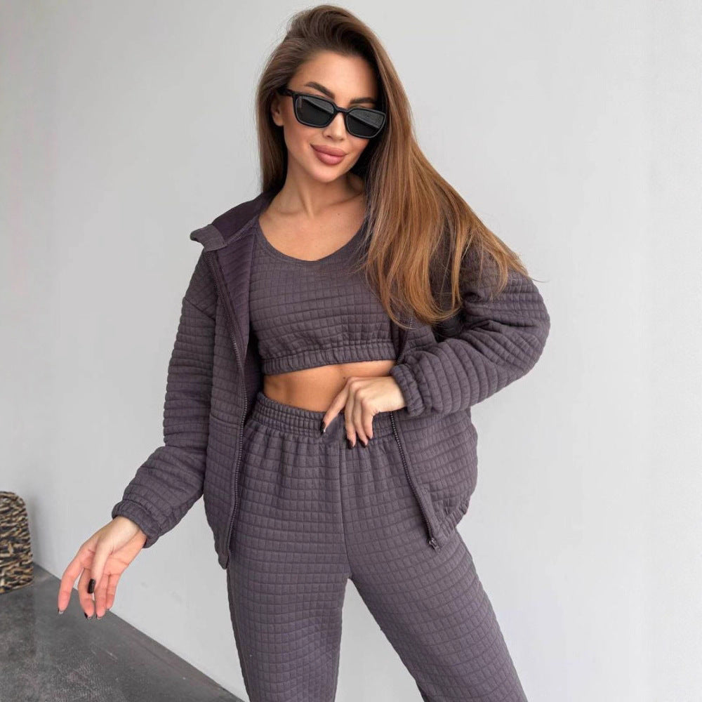 Kvindernes komfortable loungewear sæt med tekstureret top og elastisk talje Skovae