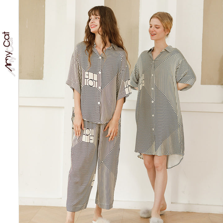 Dame Mønstret Pyjamakombination med grafisk design og komfortable snit Stilla