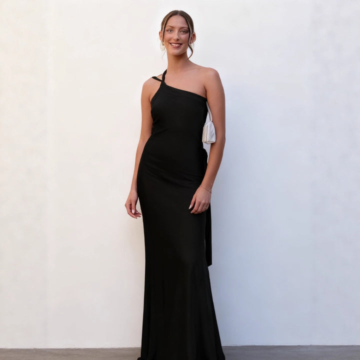 Dame elegant maxi kjole med asymmetrisk design til hals og blank satin