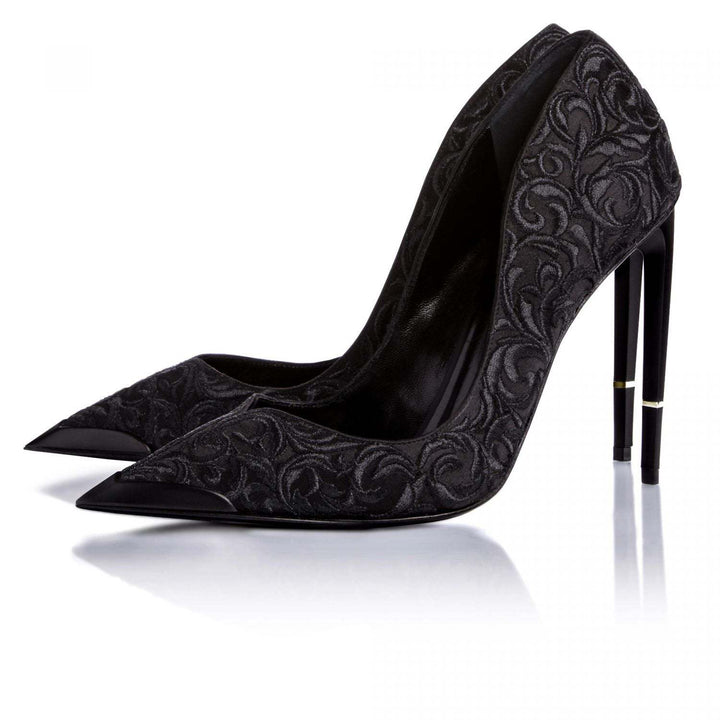 Femme Broderede Spidse Stiletto Hæle med Metal Akcenter Stilla
