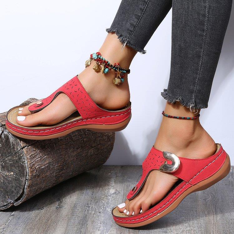 Dame flip-flops med dekorativt huldesign og ergonomisk fodseng Stilla