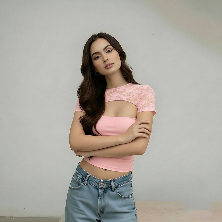 Dame Cropped Top med blonder og tætsiddende snit Skovae
