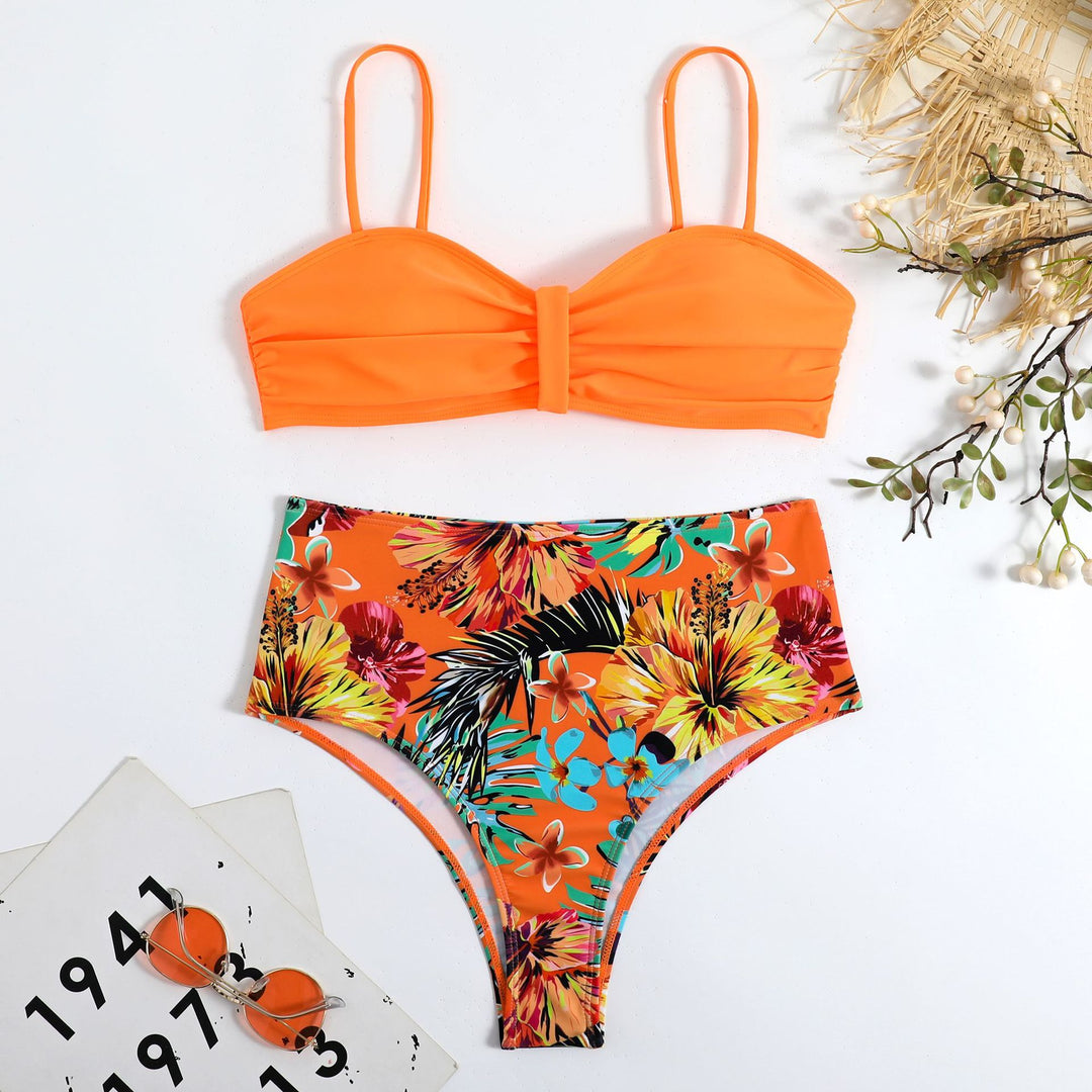 Dame højt skårede bikini med fashionable blomsterdesigns Stilla