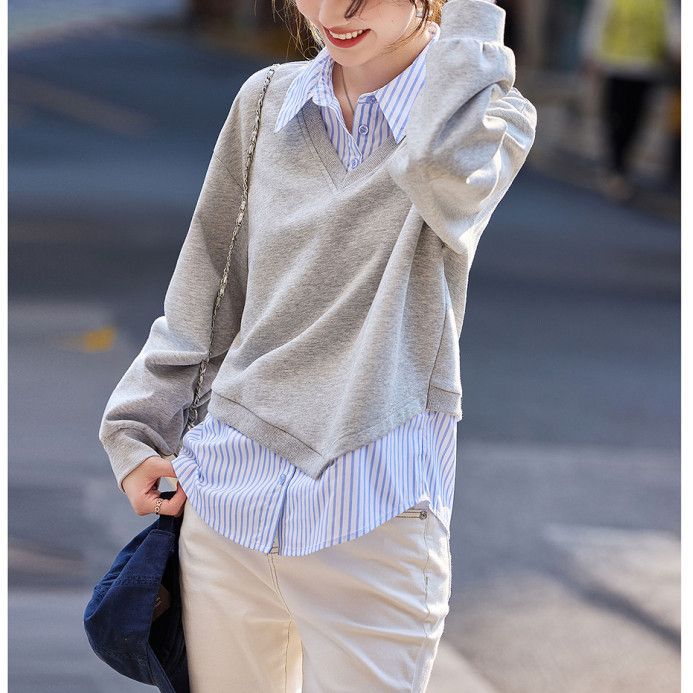Kvinders afslappede V-hals sweater med camisole effekt