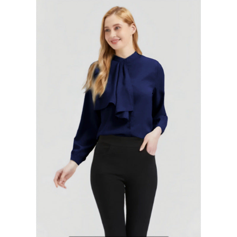 Damebluse med elegante flæse detaljer og krave Skovae