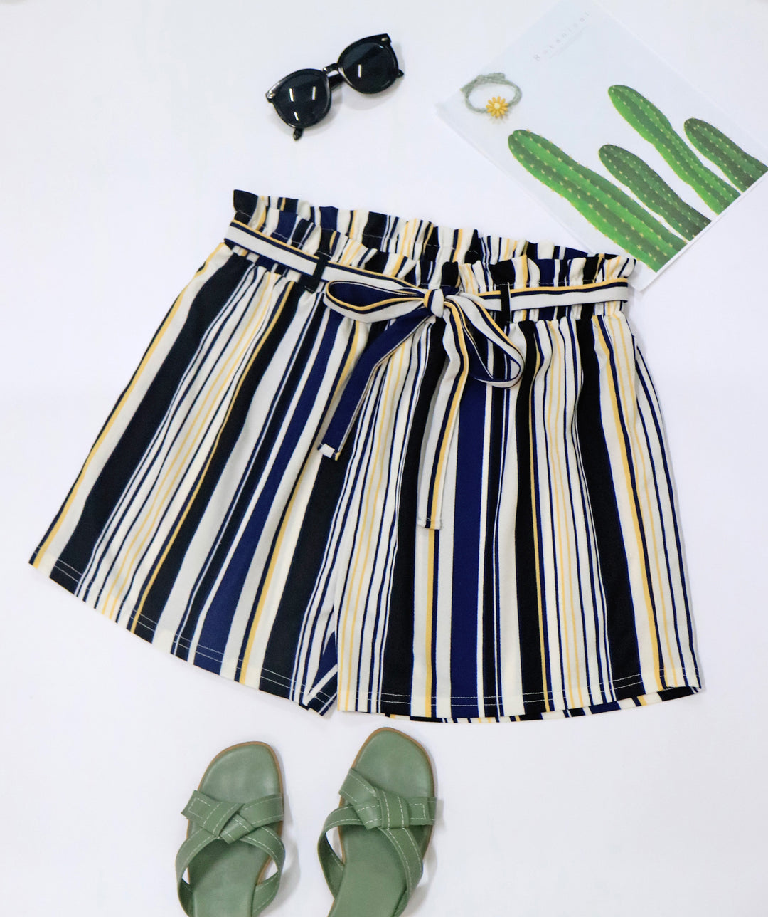 Dame Relaxed Fit Stribede Shorts med Justerbar Talje Knuet Stilla