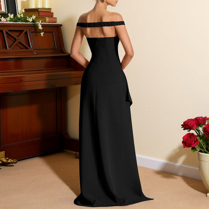 Kvindernes elegante off-shoulder aftenkjole med høje slids og V-hals