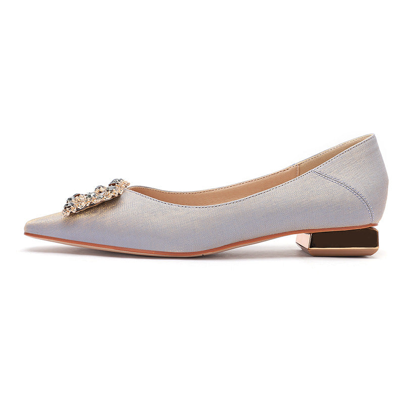 Femme Elegante Spidsesko med dekorativ metallic accent Stilla