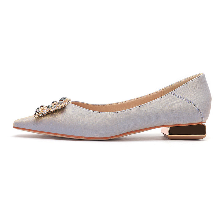 Femme Elegante Spidsesko med dekorativ metallic accent Stilla