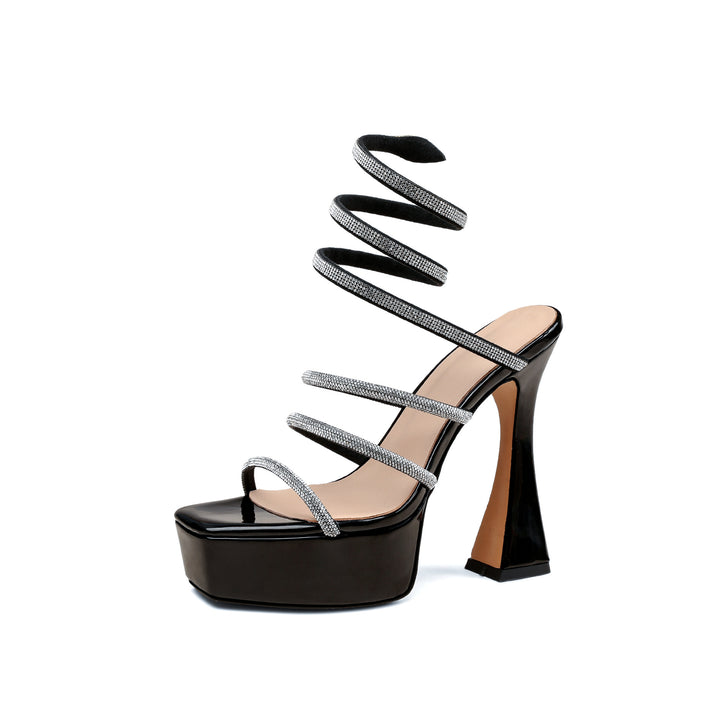 Femme High-Platform Strappy Stiletto Sande med skulpturelt hældesign Stilla