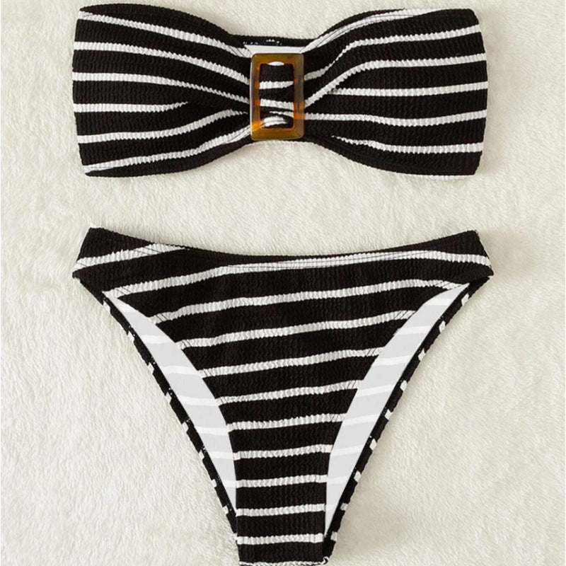 Dame bikini sæt med trendy bandeau-top og højt skåret slip Stilla