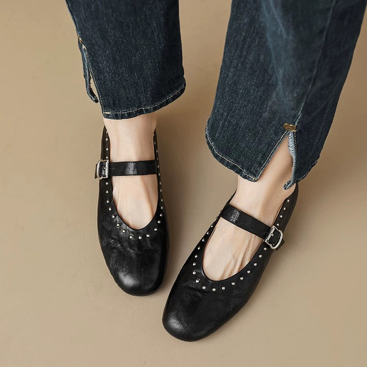 Dame Mary Jane Ballerinas med elegant rem og glitrende nitter Stilla